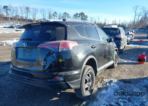 2017 Toyota Rav4 Le z USA, uszkodzony, nr VIN 2T3BFREV4HW568548